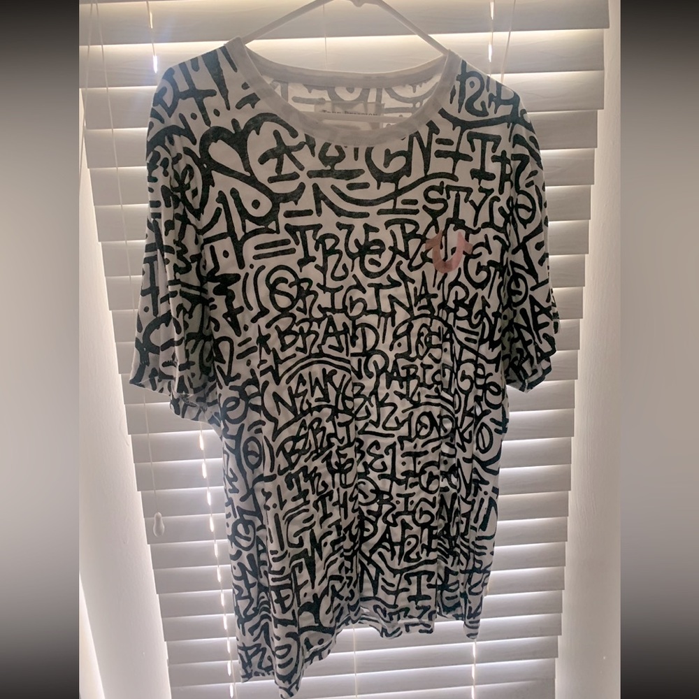 True Religion XL shirt